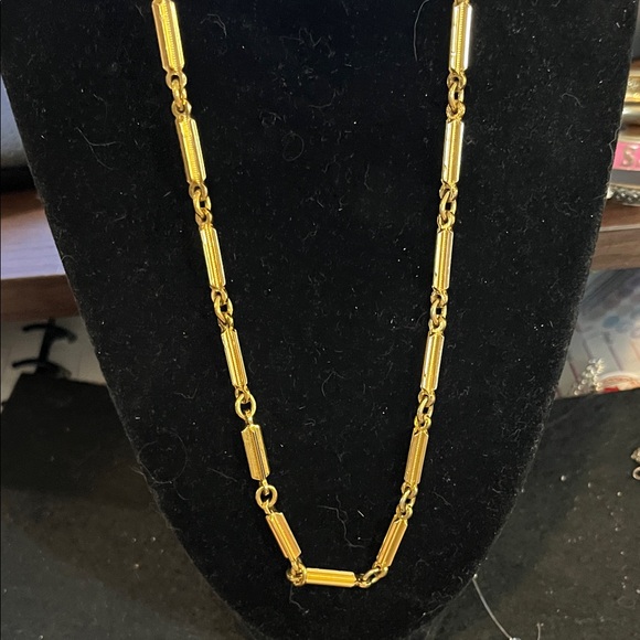 Monet Gold Link Chain Necklace - Picture 1 of 2